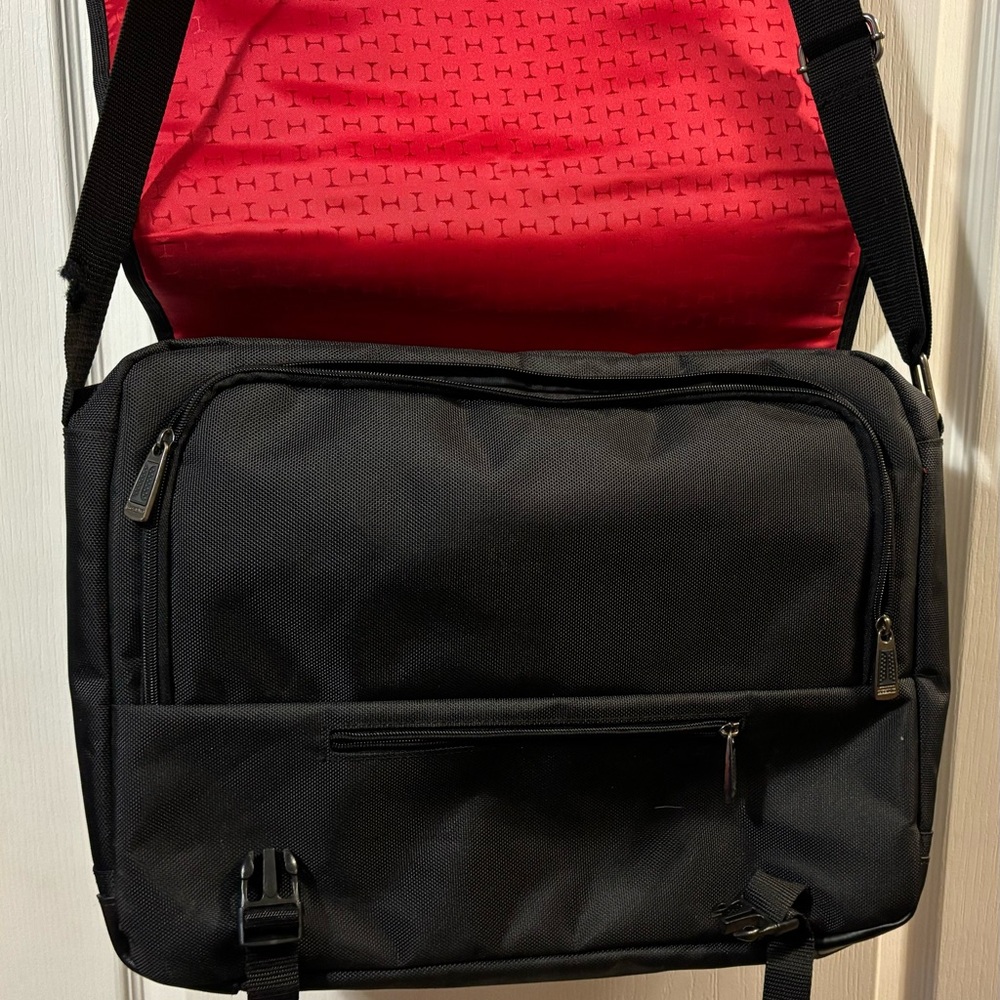 Mobil It Computer Case, Good Used Condition - Picture 2 of 5